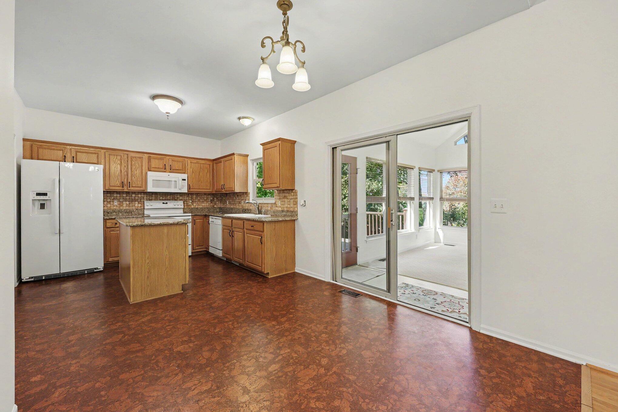 2603 Ravineside Lane South Howell, MI 48843 - Photo 19 of 53 015_file_9964
