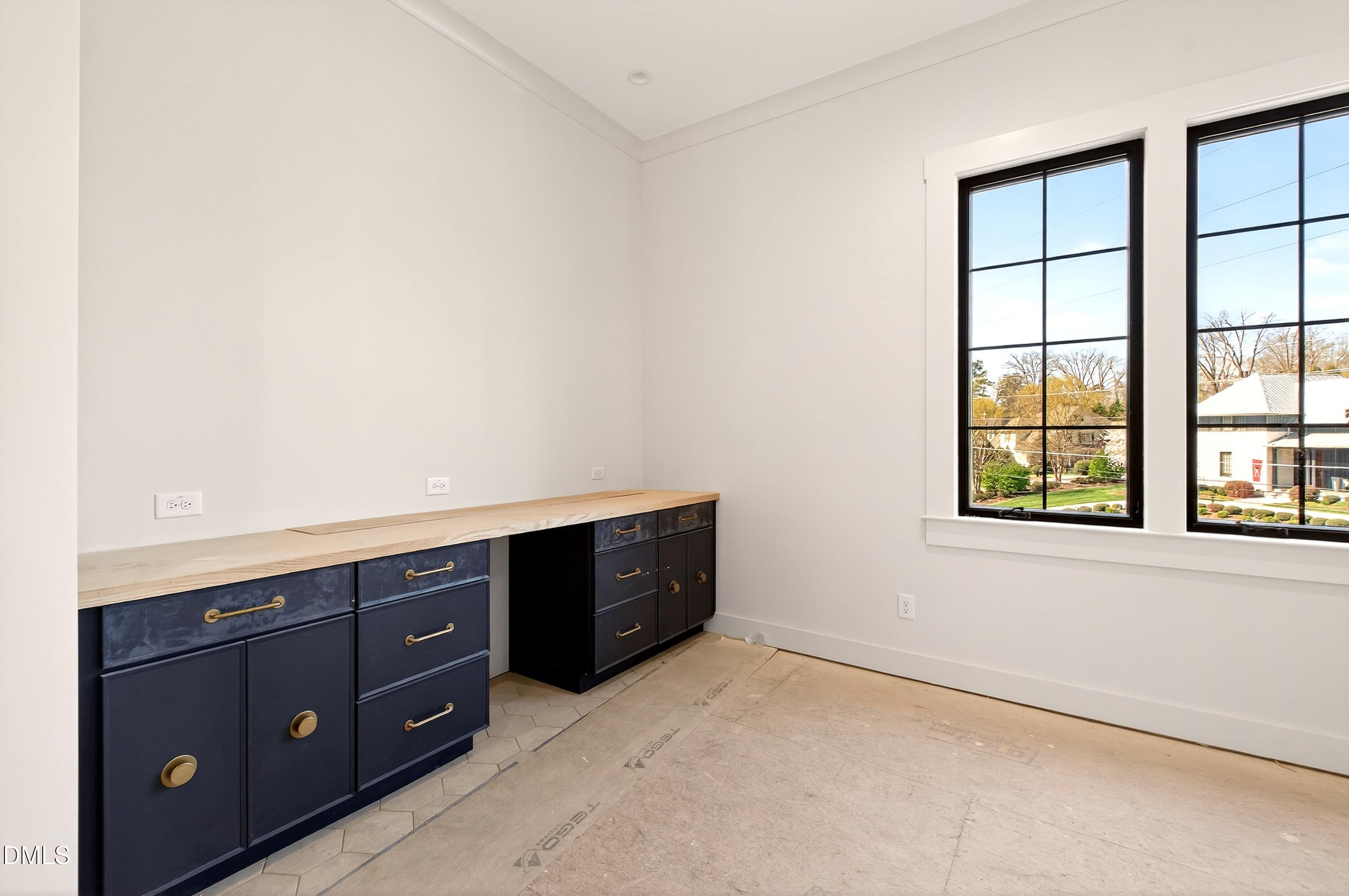 105 Edenburgh Road Raleigh, NC 27608 - Photo 27 of 83 105 Edenburgh (58)