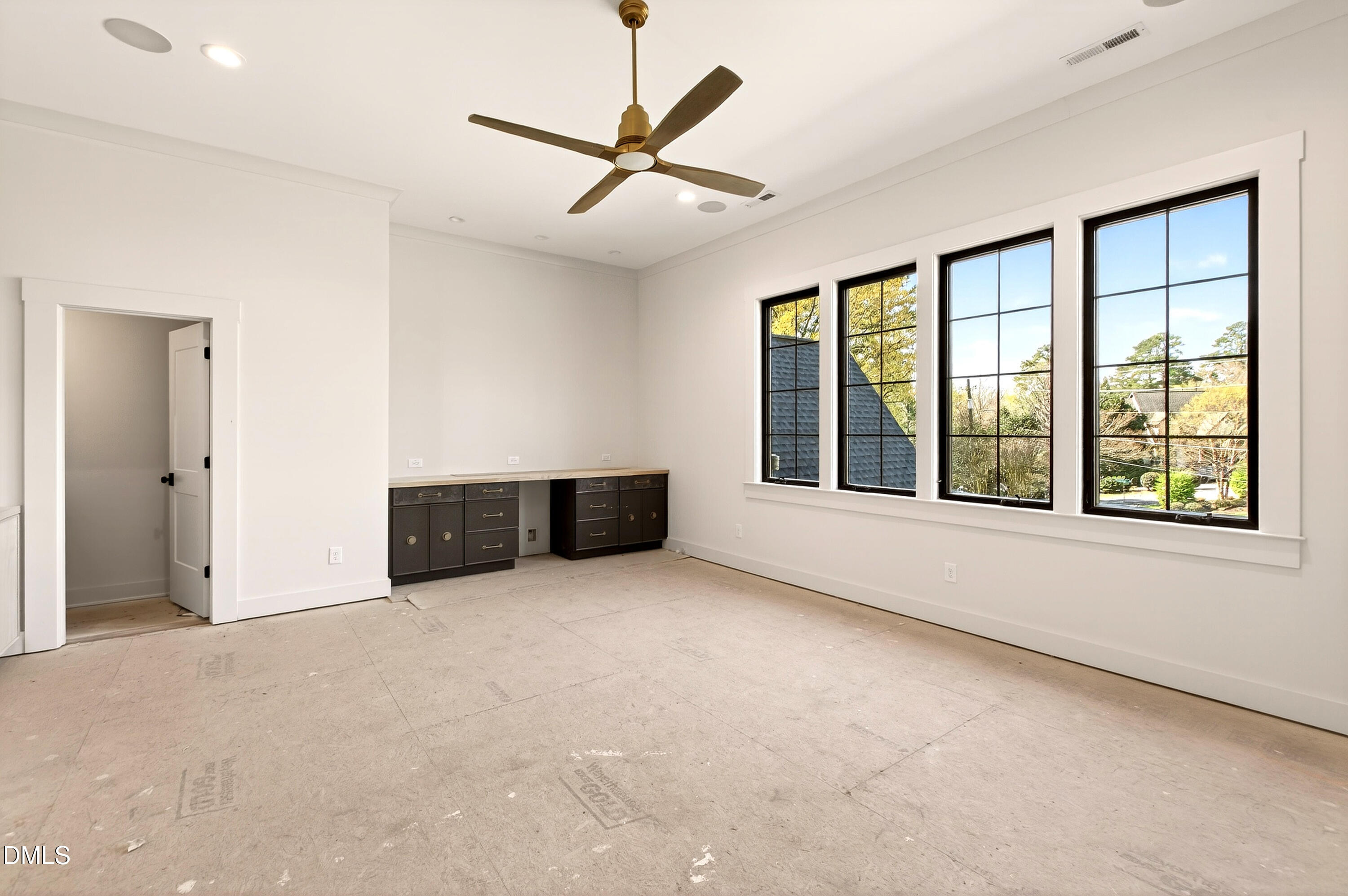 105 Edenburgh Road Raleigh, NC 27608 - Photo 28 of 83 105 Edenburgh (56)