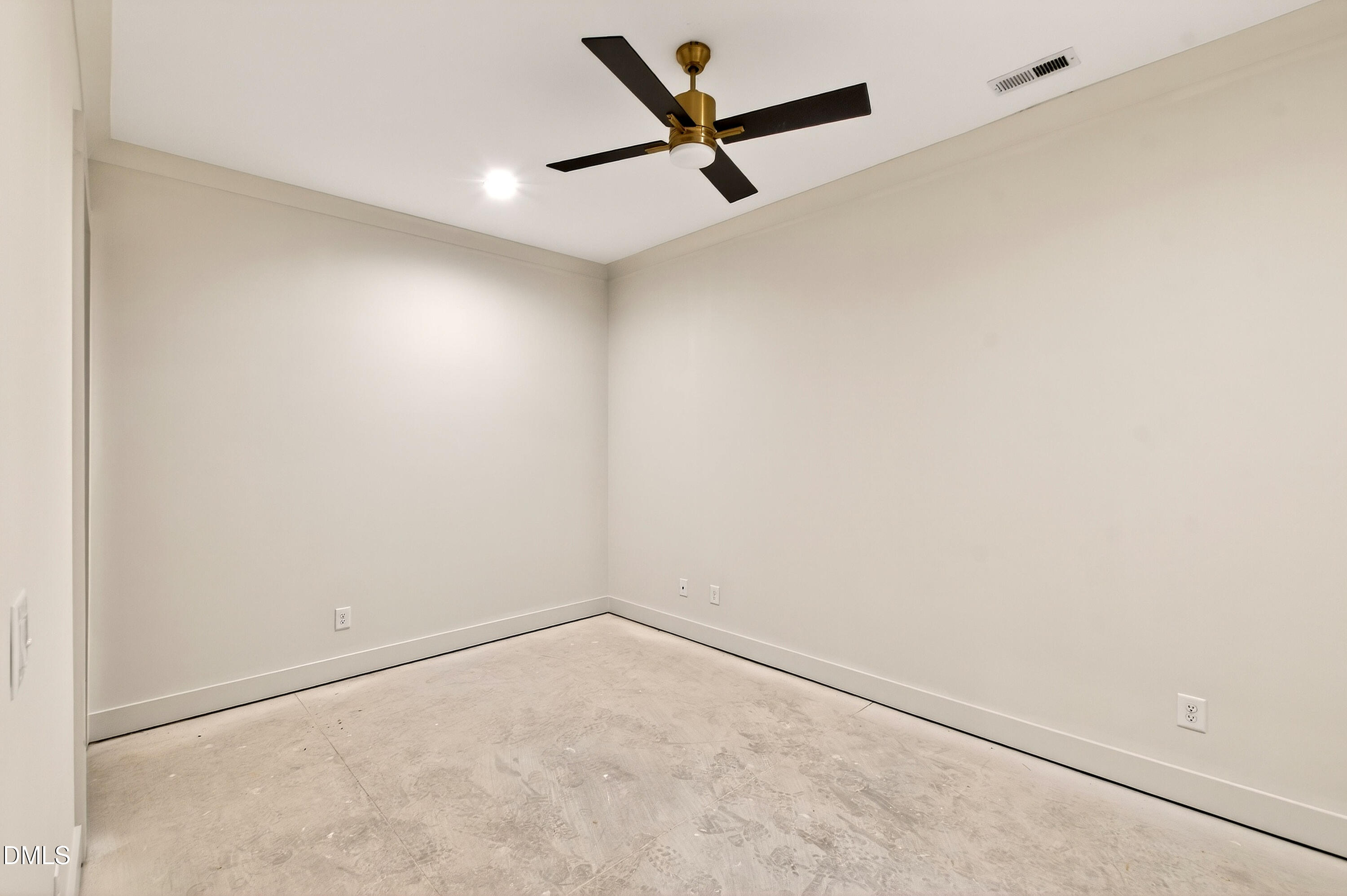 105 Edenburgh Road Raleigh, NC 27608 - Photo 49 of 83 105 Edenburgh (68)