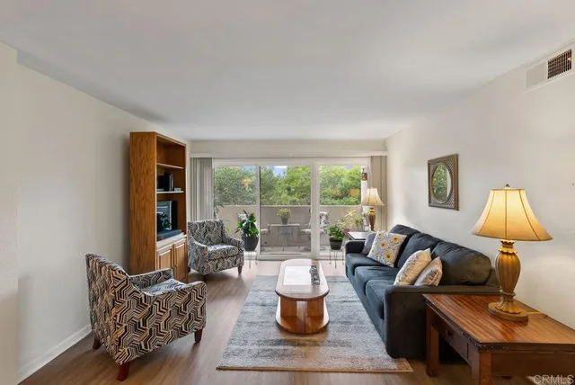 $525,000 | 17607 Pomerado Road, Unit 101, San Diego, CA 92128