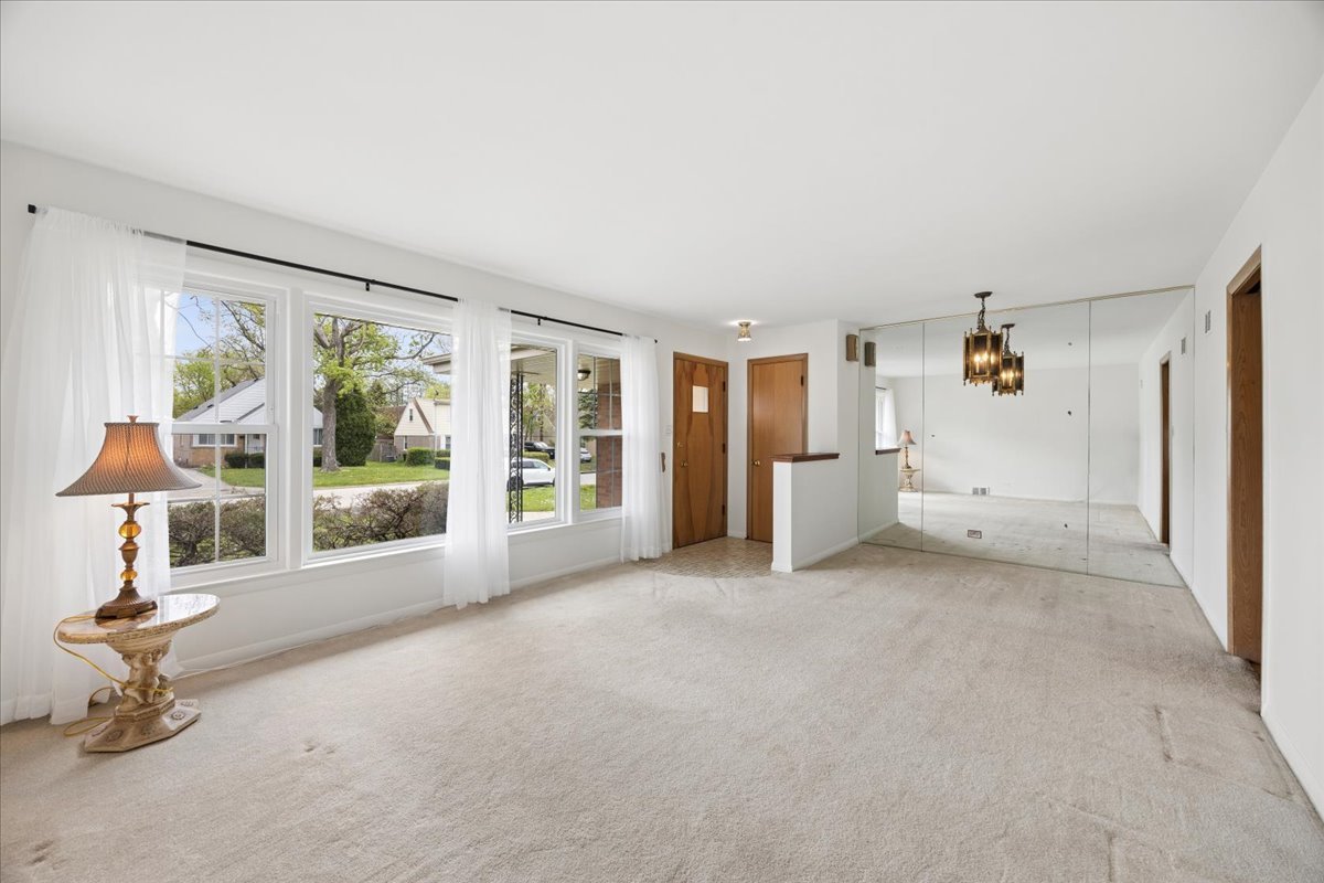 748 North Rohde Avenue Hillside, IL 60162 - Photo 3 of 22