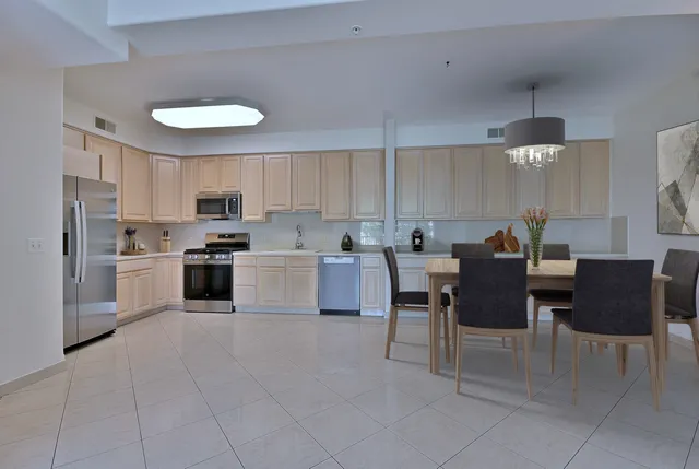 $475,000 | 1745 Pavilion Way, Unit 502, Park Ridge, IL 60068