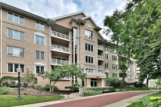 $475,000 | 1745 Pavilion Way, Unit 502, Park Ridge, IL 60068