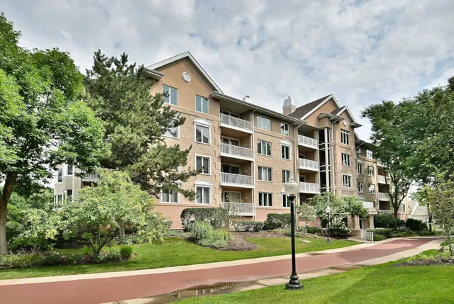 $475,000 | 1745 Pavilion Way, Unit 502, Park Ridge, IL 60068