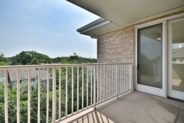 $475,000 | 1745 Pavilion Way, Unit 502, Park Ridge, IL 60068