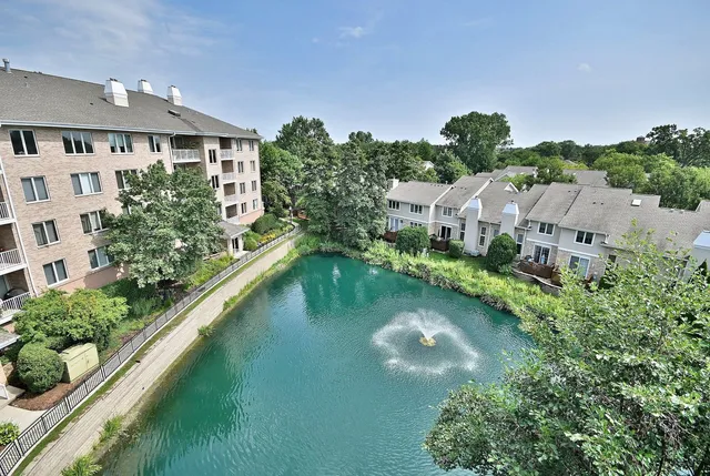 $475,000 | 1745 Pavilion Way, Unit 502, Park Ridge, IL 60068