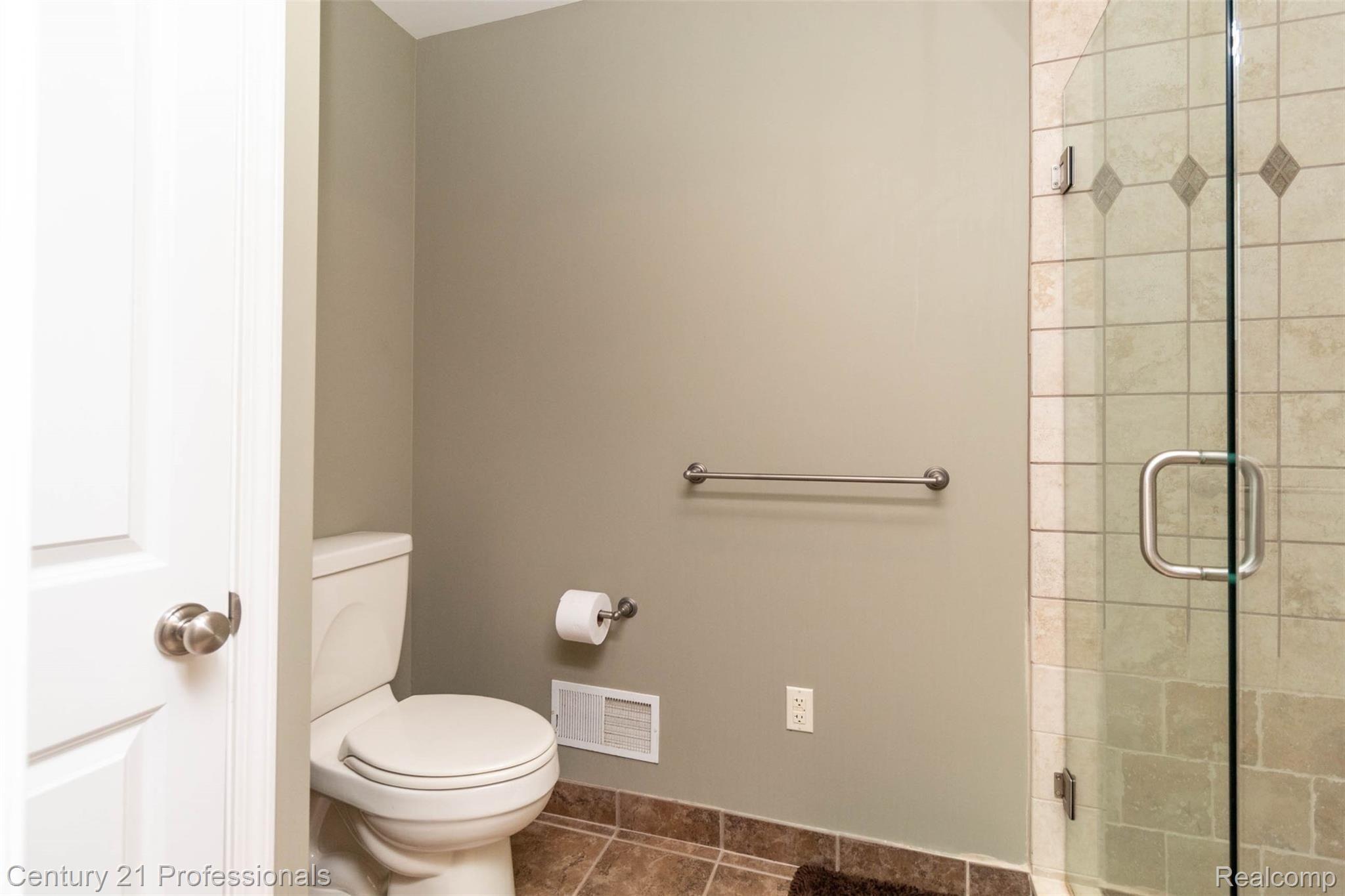 524 Trinway Road Troy, MI 48085 - Photo 56 of 75 Full Bth