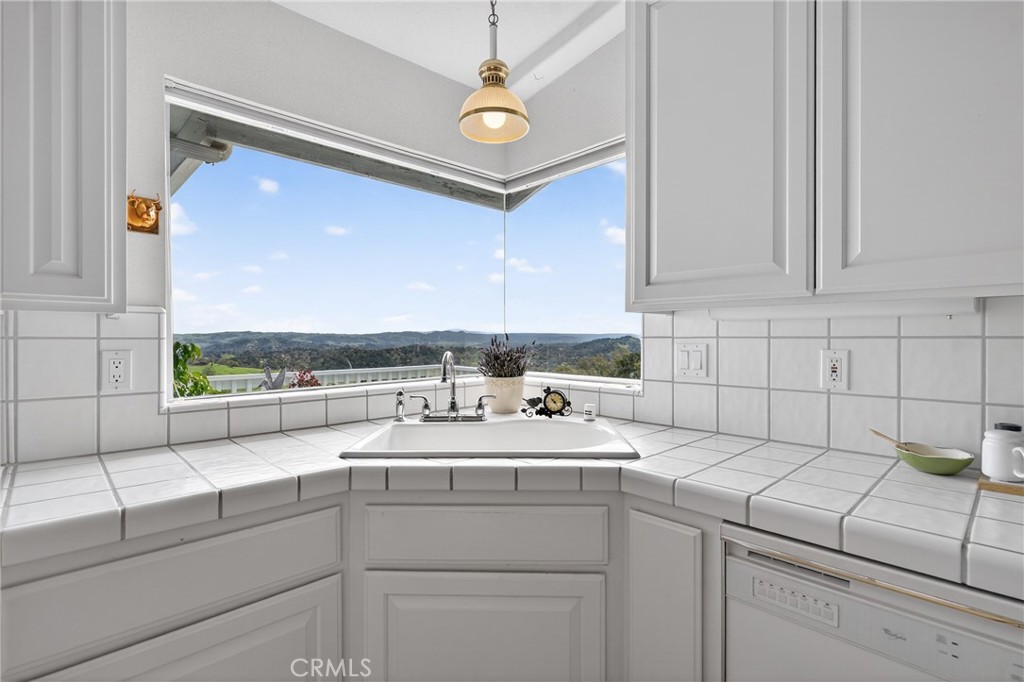 11200 Santa Ana Road Atascadero, CA 93422 - Photo 15 of 73
