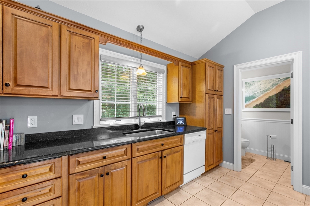 235 Carver Road, Unit 3 Plymouth, MA 02360 - Photo 10 of 32