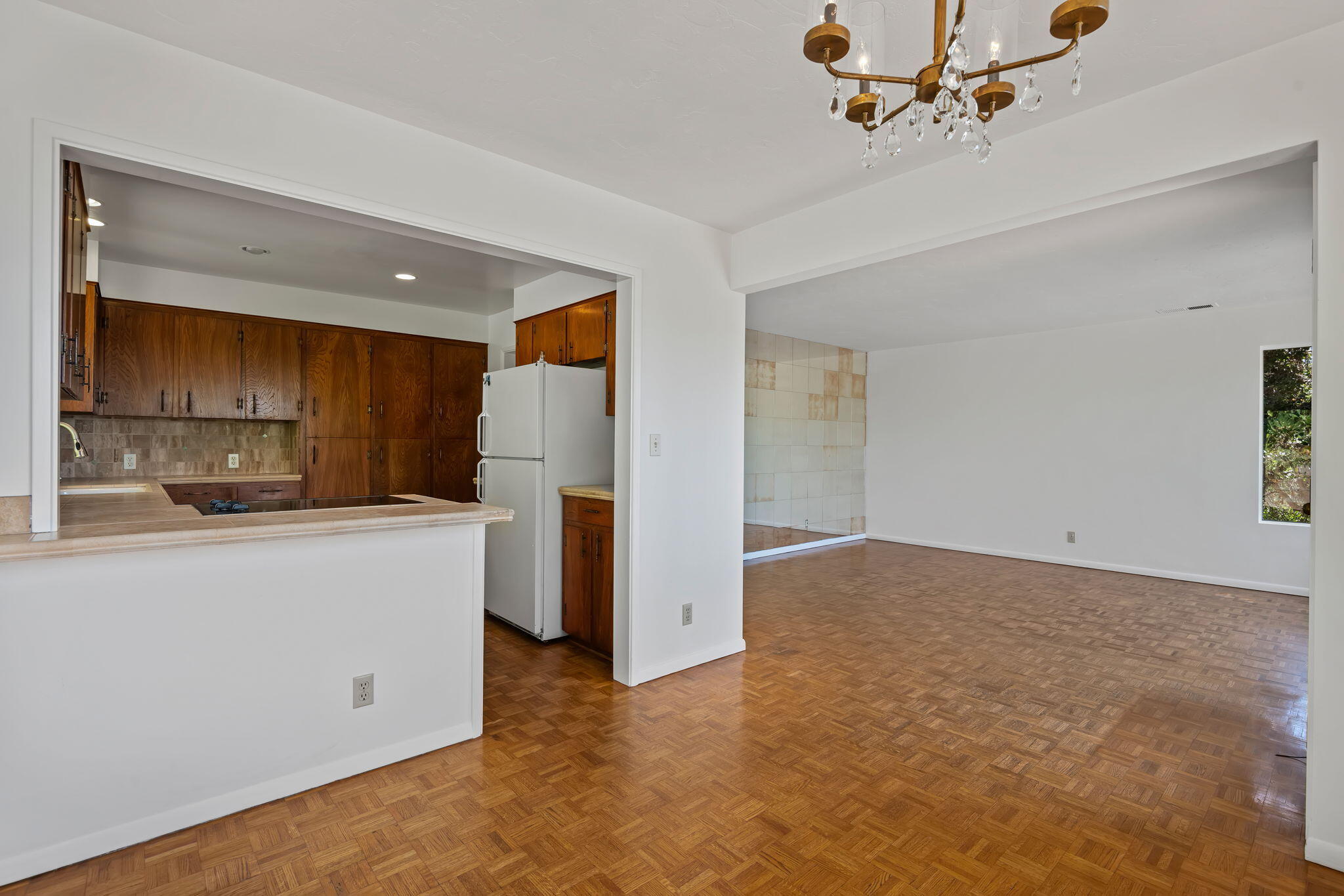 700 Chiquita Road Santa Barbara, CA 93103 - Photo 11 of 36 Dining - Kitchen