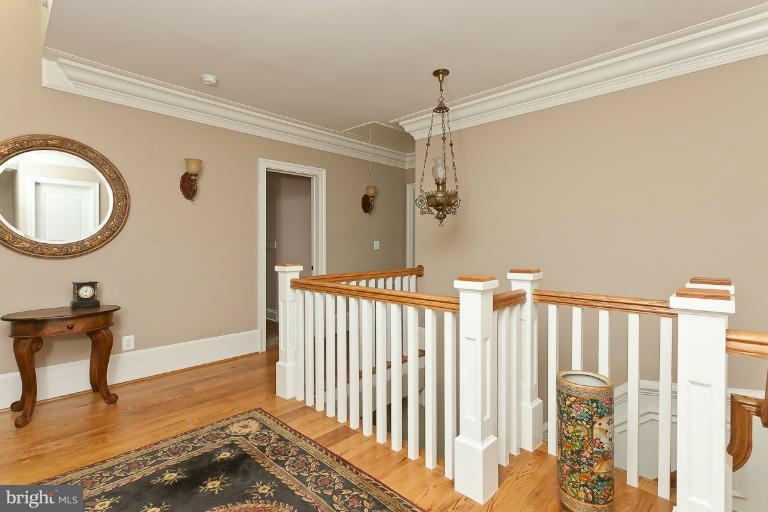 319 South Wind Road Towson, MD 21204 - Photo 17 of 26 2nd Floor Hall