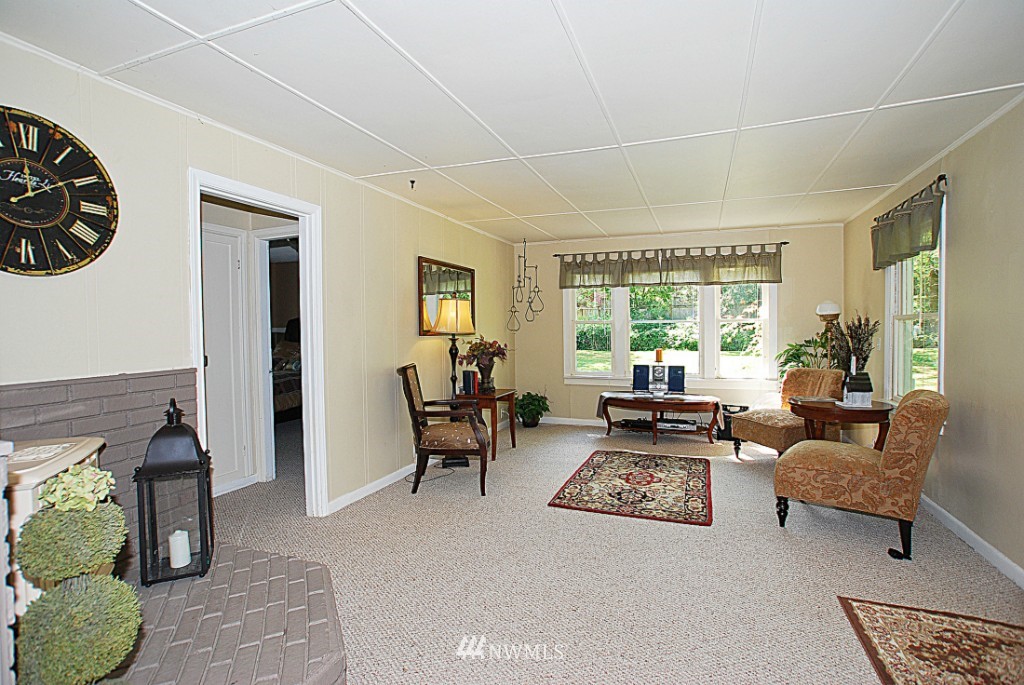 10607 Northeast 175th Street Bothell, WA 98011 - Photo 3 of 12 Gallery Image 3