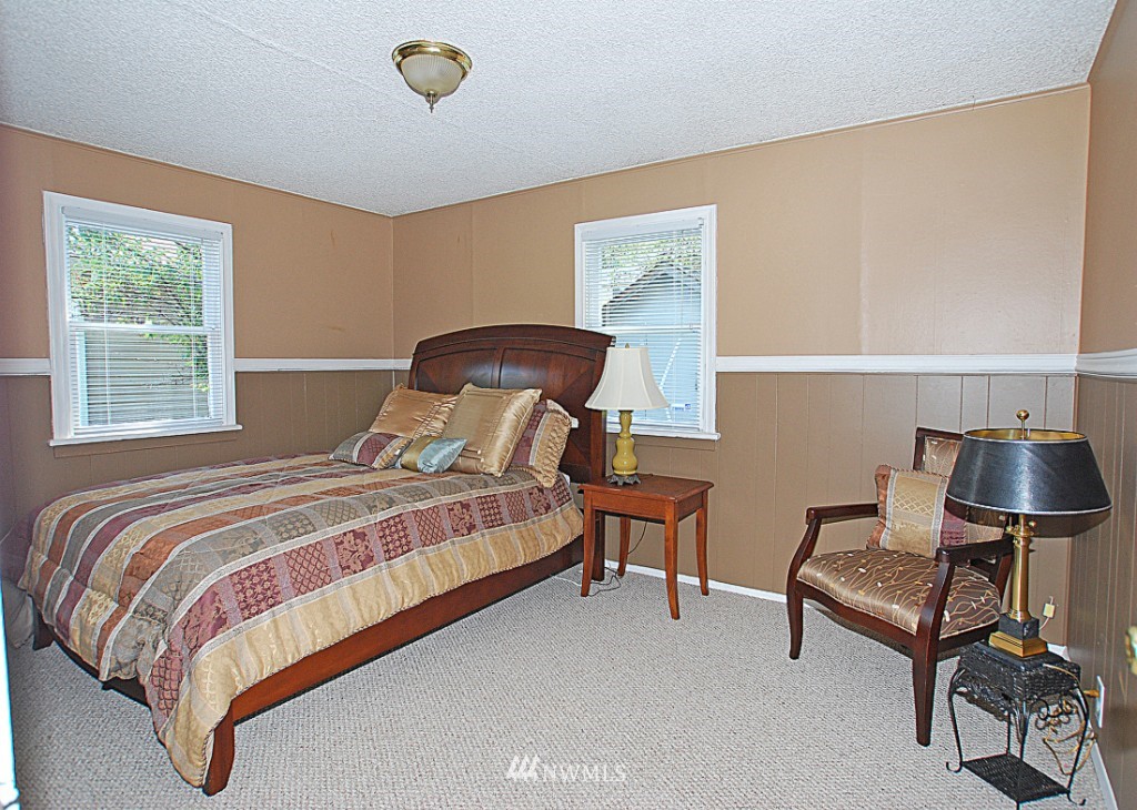 10607 Northeast 175th Street Bothell, WA 98011 - Photo 6 of 12 Gallery Image 6