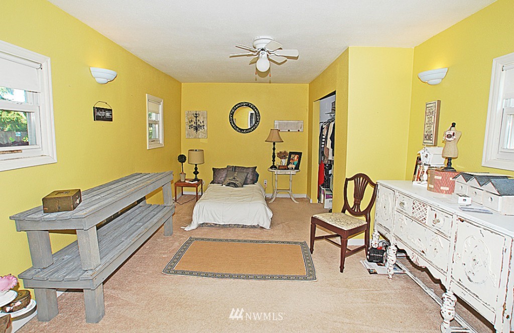10607 Northeast 175th Street Bothell, WA 98011 - Photo 7 of 12 Gallery Image 7