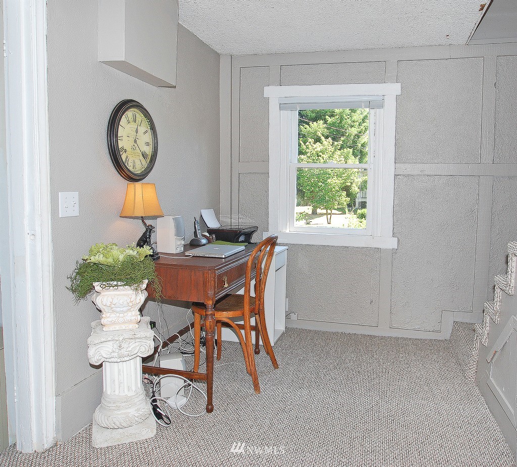10607 Northeast 175th Street Bothell, WA 98011 - Photo 10 of 12 Gallery Image 10