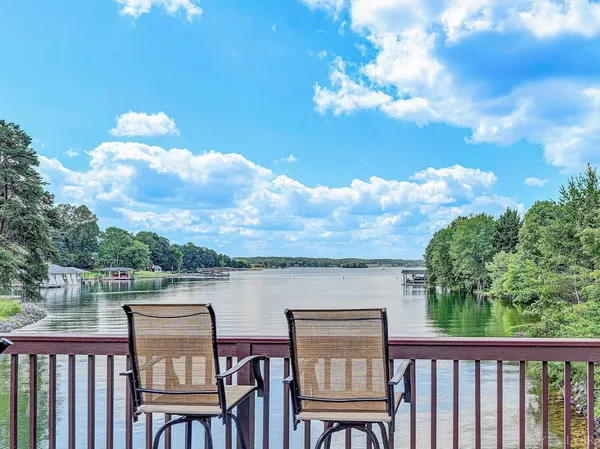 $1,200,000 | 116 Deer Creek Drive, Moneta, VA 24121