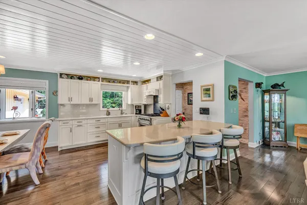 $1,200,000 | 116 Deer Creek Drive, Moneta, VA 24121