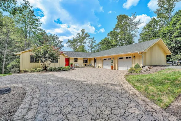 $1,200,000 | 116 Deer Creek Drive, Moneta, VA 24121