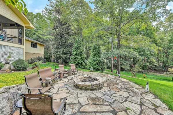$1,200,000 | 116 Deer Creek Drive, Moneta, VA 24121