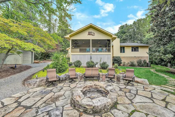 $1,200,000 | 116 Deer Creek Drive, Moneta, VA 24121