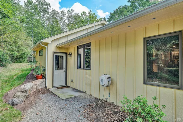 $1,200,000 | 116 Deer Creek Drive, Moneta, VA 24121