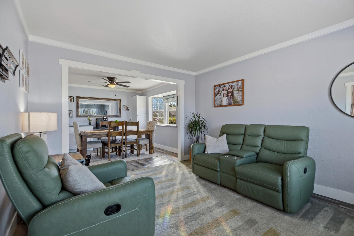 966 Shelly Court Ripon, CA 95366 - Photo 5 of 44