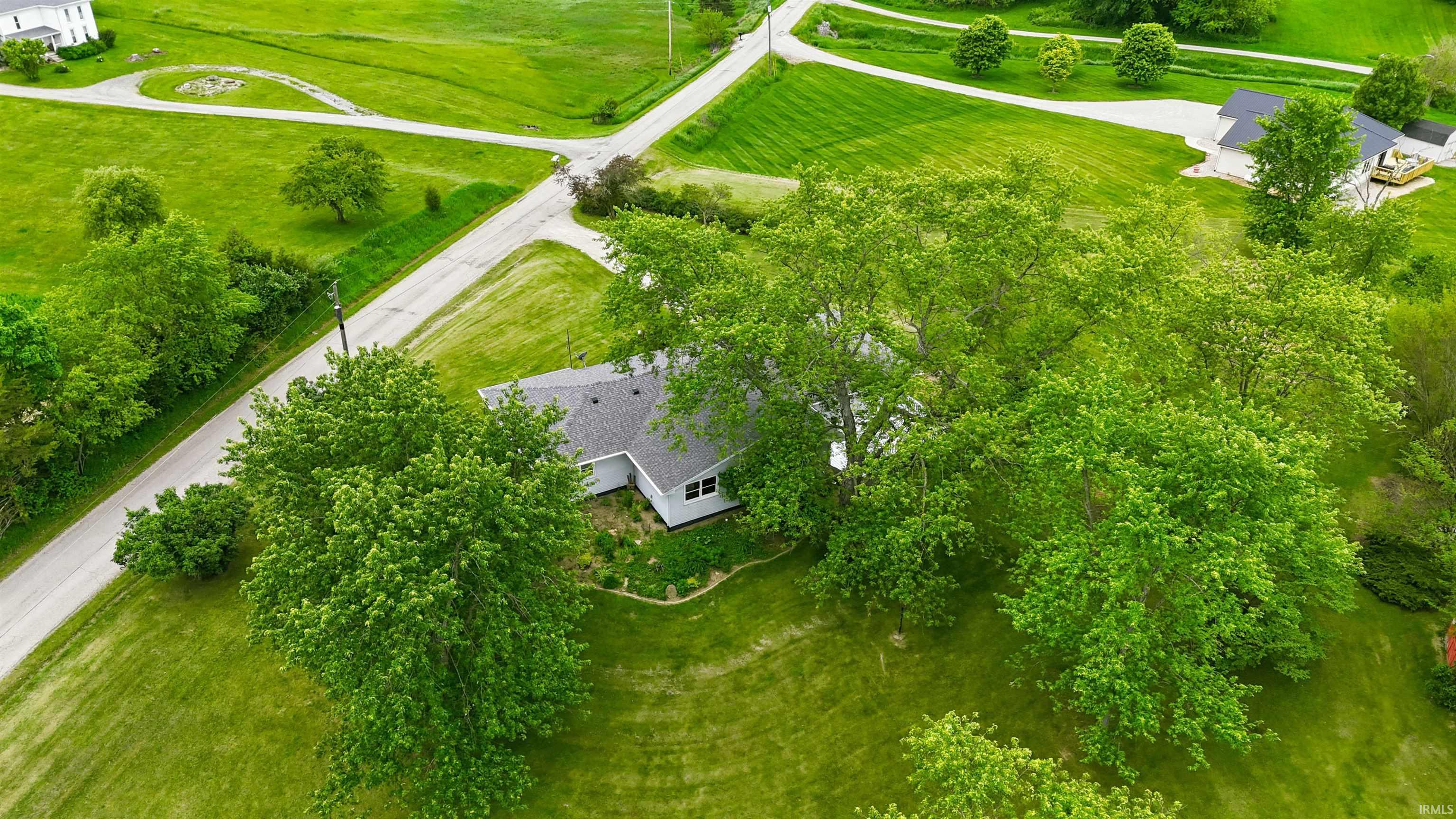 3105 East Hartman Road Columbia City, IN 46725 - Photo 3 of 36