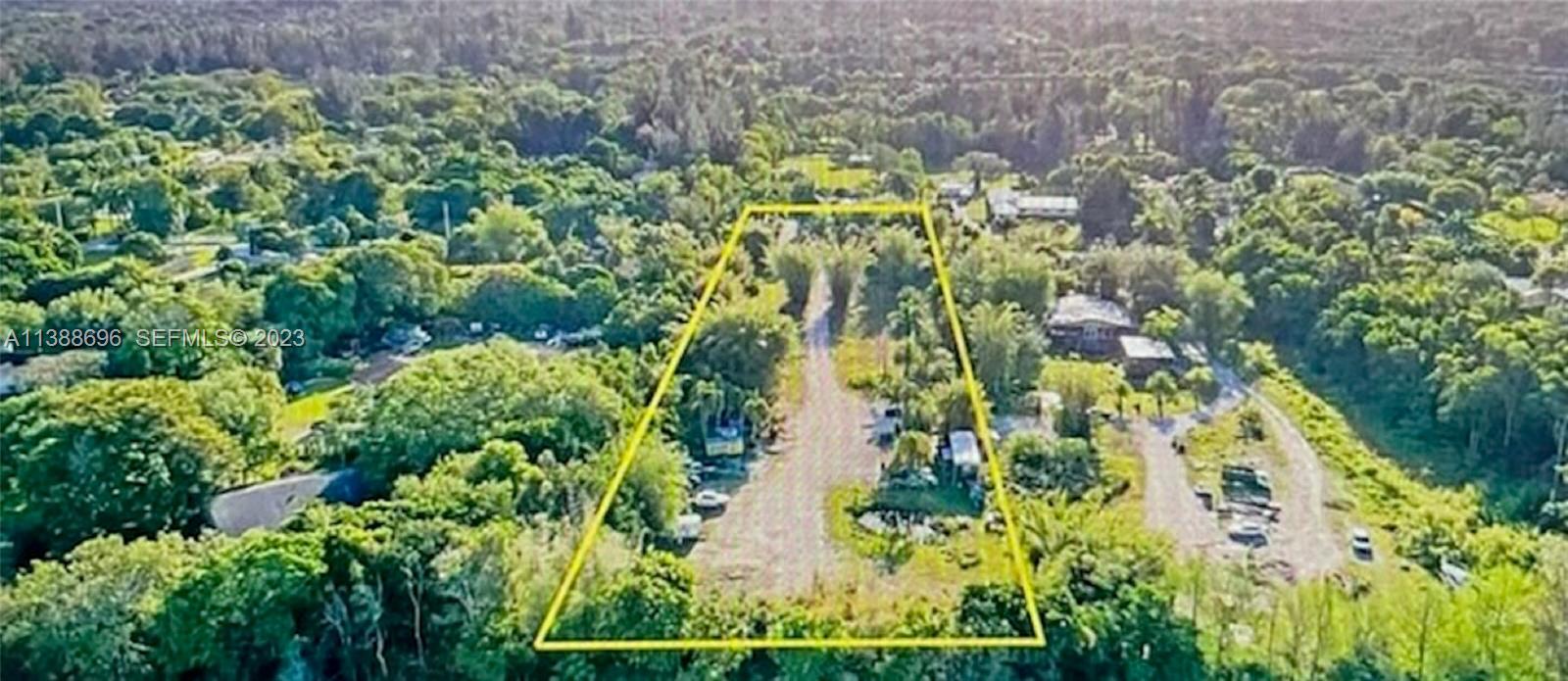 6453 Southwest 185th Way Southwest Ranches, FL 33332 - Photo 1 of 8 a view of a garden