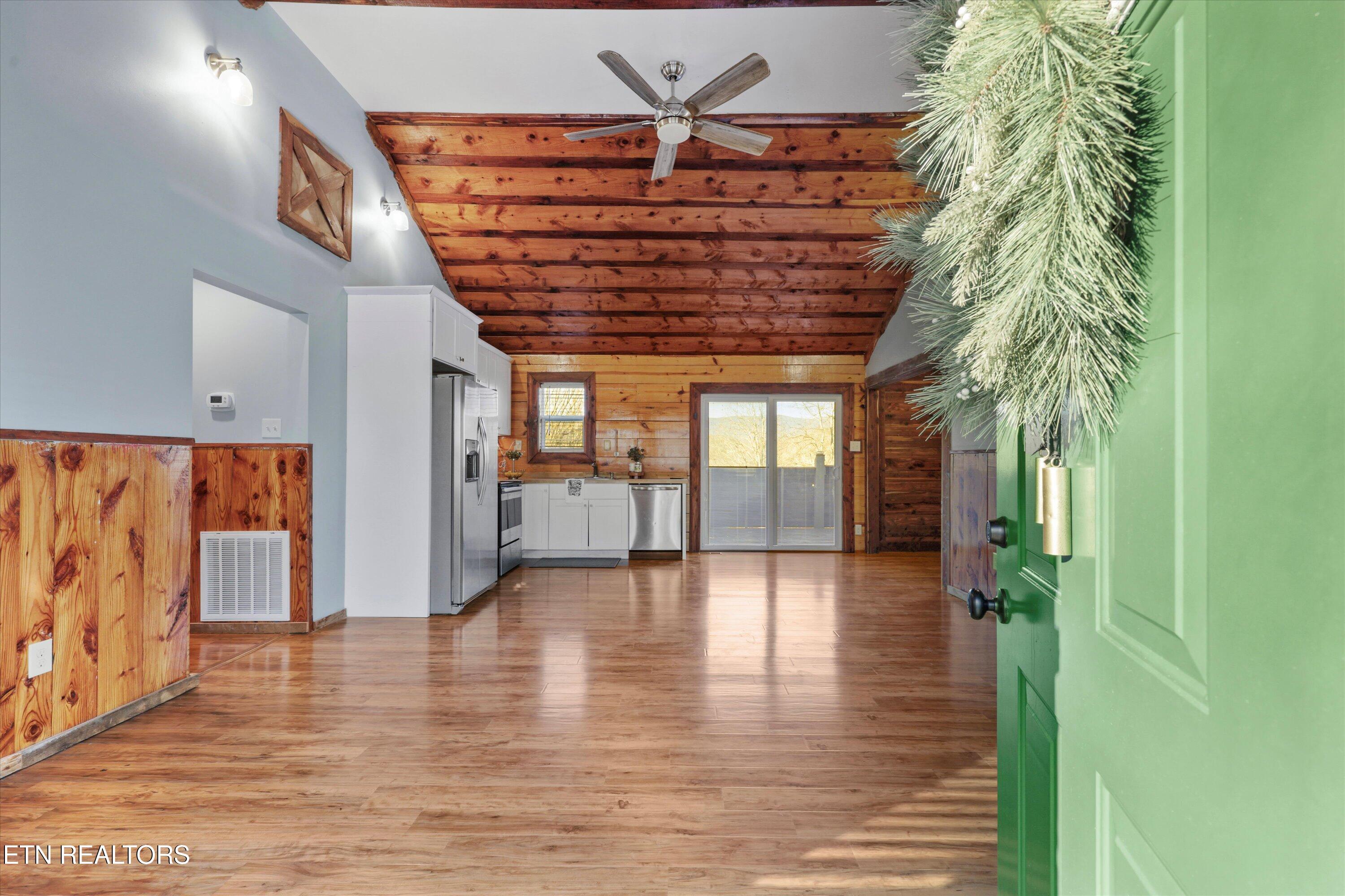 2719 Oak Grove Road Rocky Top, TN 37769 - Photo 3 of 42 05-2719 Oak Grove Rd05 (1)