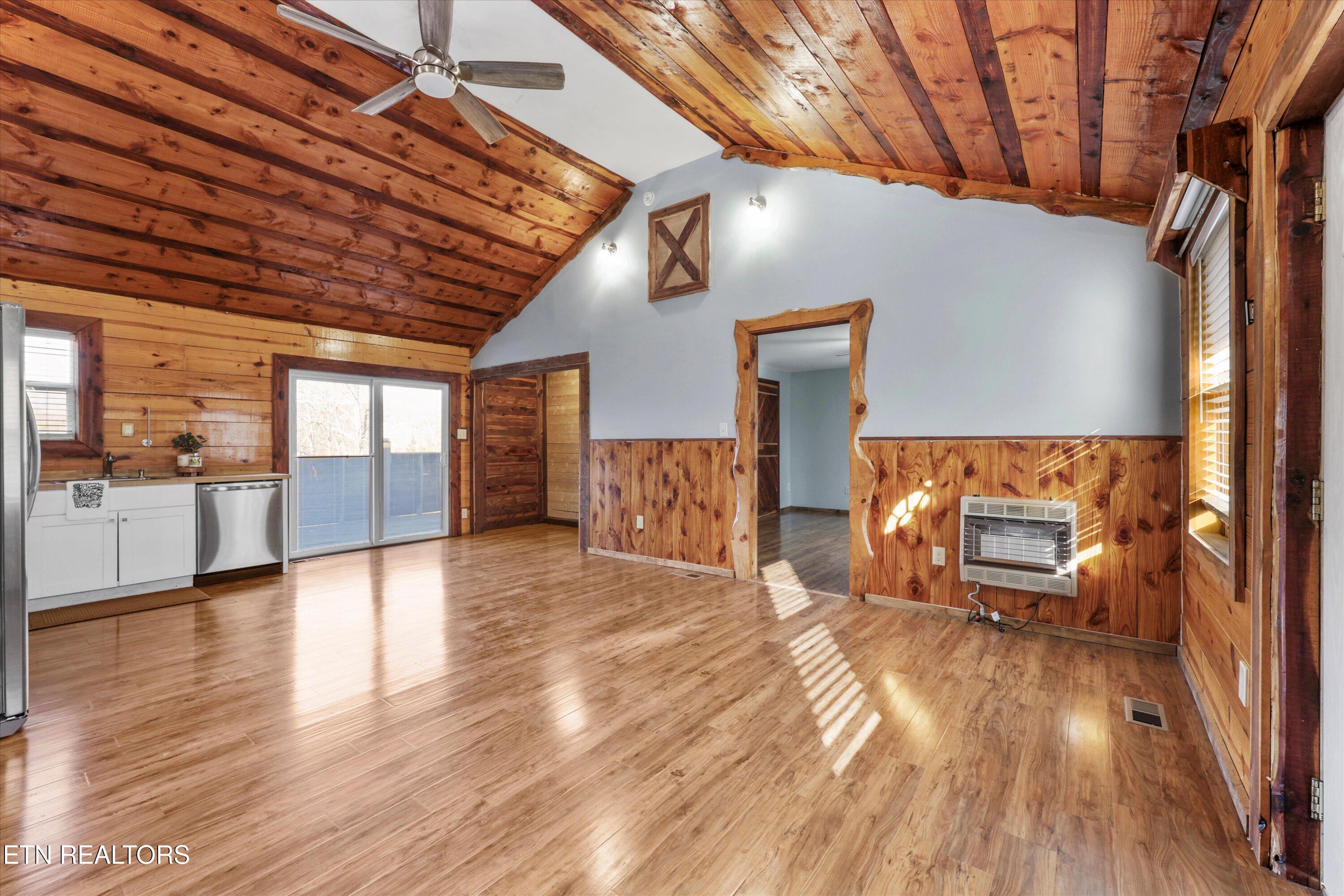 2719 Oak Grove Road Rocky Top, TN 37769 - Photo 4 of 42 06-2719 Oak Grove Rd06 (1)