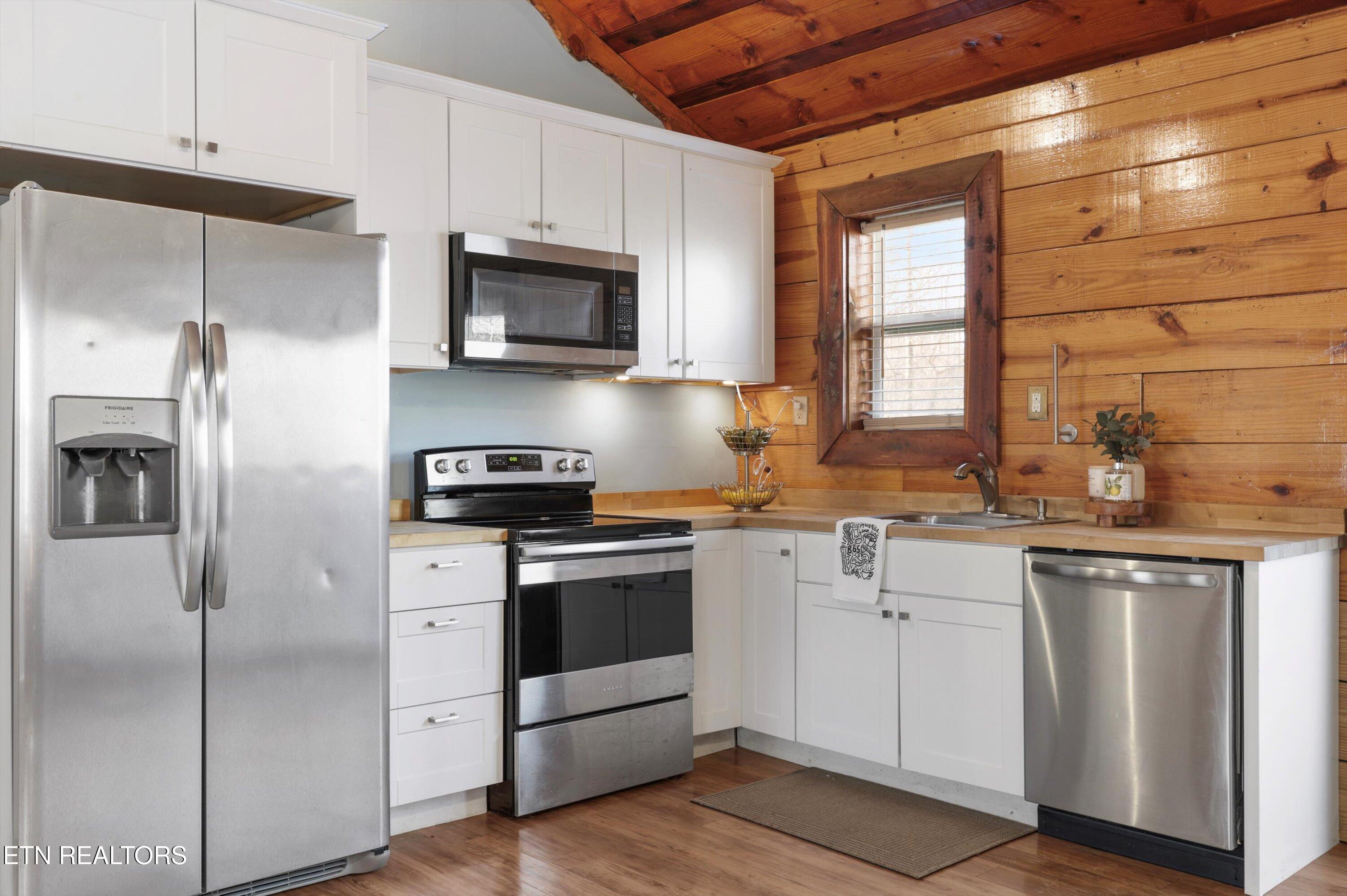 2719 Oak Grove Road Rocky Top, TN 37769 - Photo 6 of 42 08-2719 Oak Grove Rd08 (1)