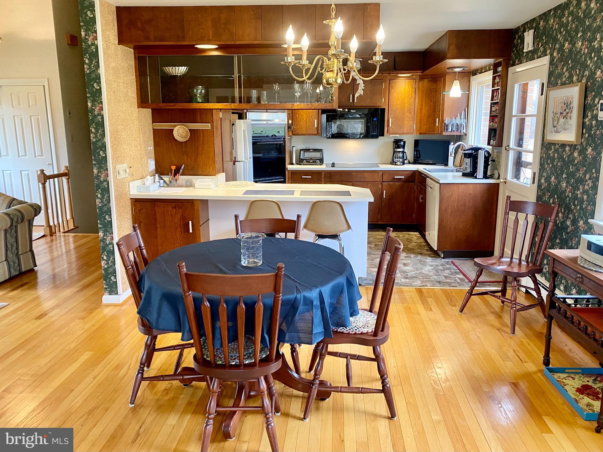 1574 County Line Road Bechtelsville, PA 19505 - Photo 17 of 36 Dining Room