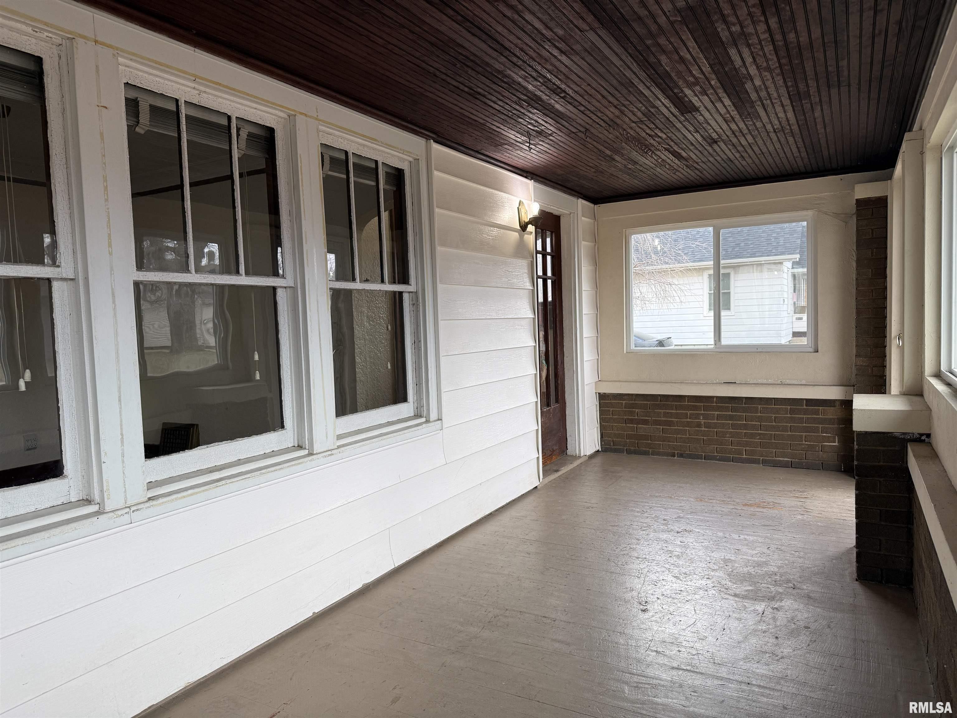 3011 North Delaware Street Peoria, IL 61603 - Photo 5 of 41