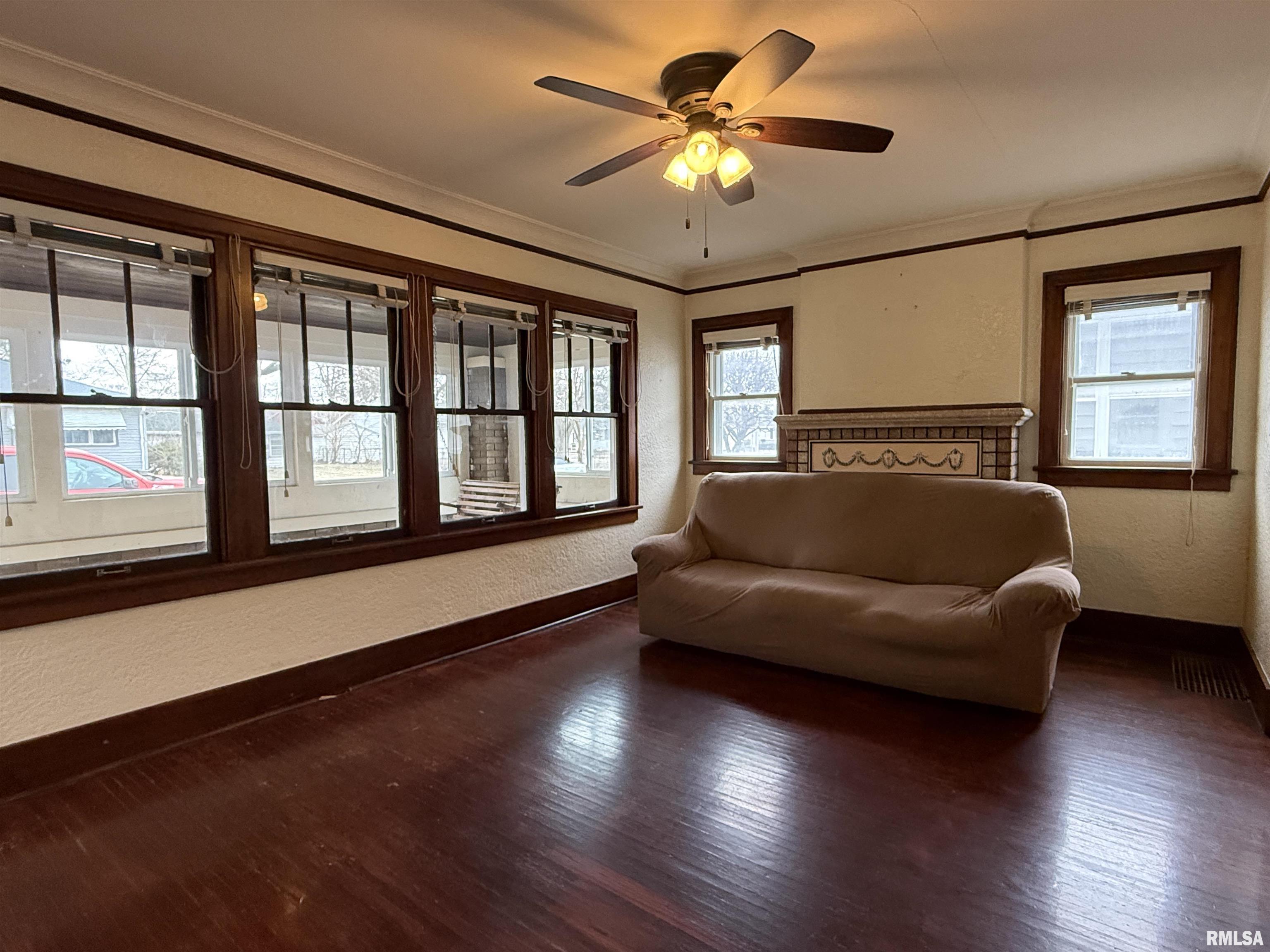 3011 North Delaware Street Peoria, IL 61603 - Photo 7 of 41