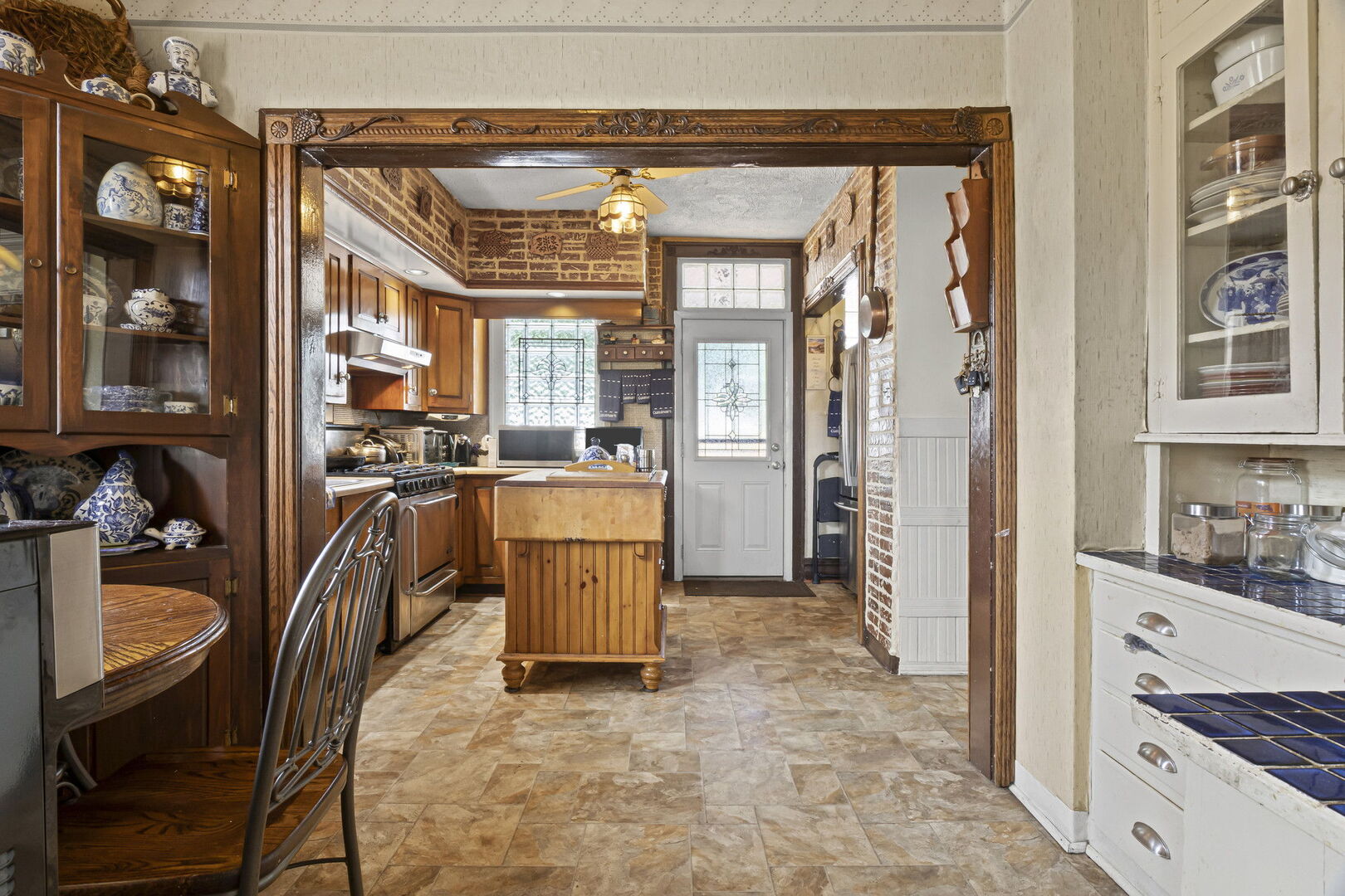 15 East 155th Street Harvey, IL 60426 - Photo 8 of 25 a view of a kitchen with furniture and a kitchen