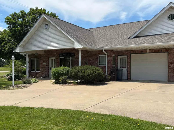 $226,300 | 110 A North 6th Street, Roanoke, IL 61561
