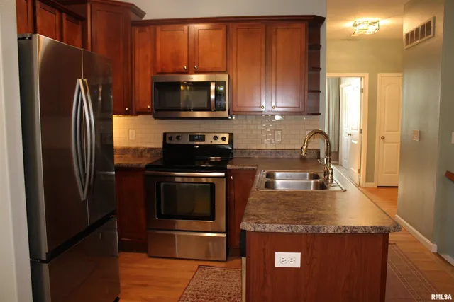 $206,180 | 503 Stillwater Drive, Chillicothe, IL 61523