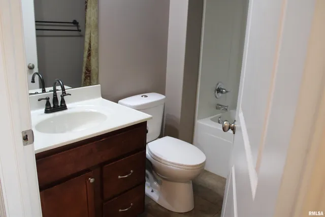 $206,180 | 503 Stillwater Drive, Chillicothe, IL 61523