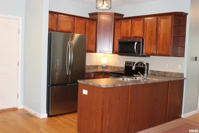 $206,180 | 503 Stillwater Drive, Chillicothe, IL 61523