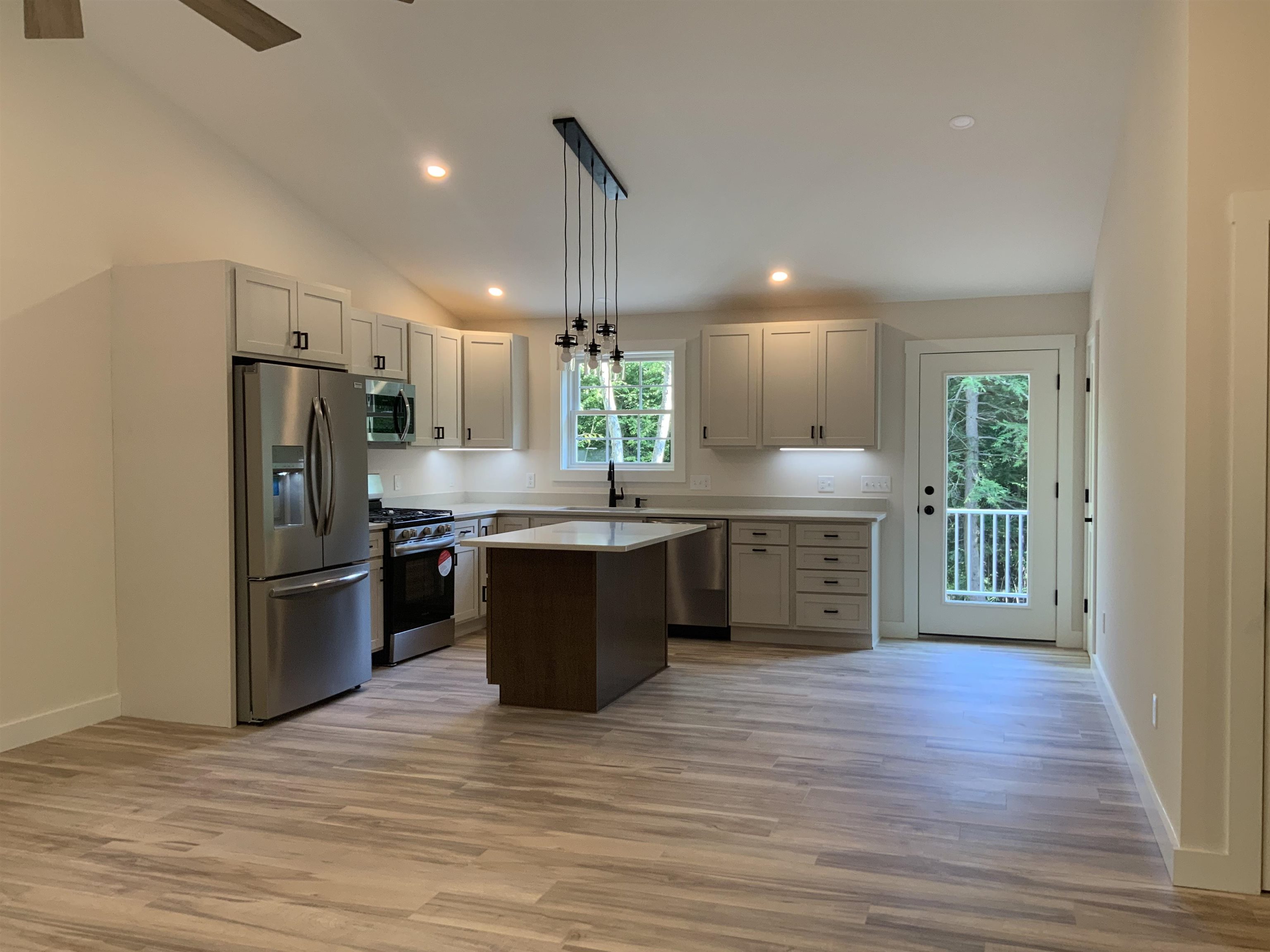 102 Stockbridge Corner Road, Unit 52 Alton, NH 03809 - Photo 11 of 38