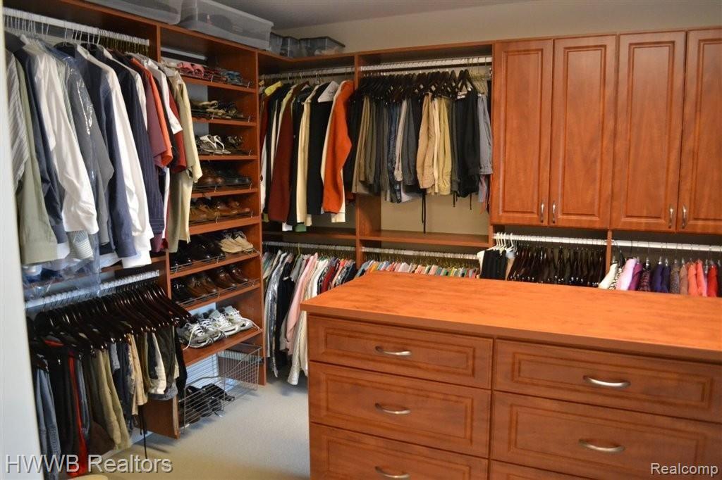 1481 Highpoint Drive Rochester, MI 48306 - Photo 16 of 24 Master Closet