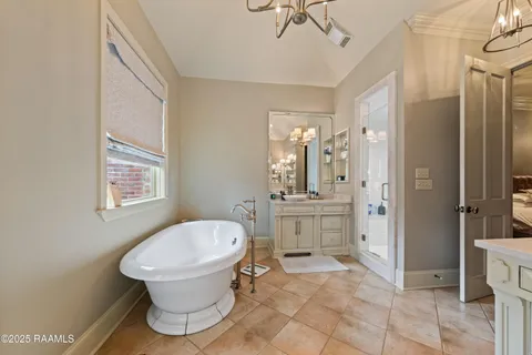 $975,000 | 100 Emily Circle, Lafayette, LA 70508