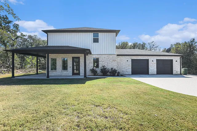 $496,000 | 811 County Road 3451, Paradise, TX 76073