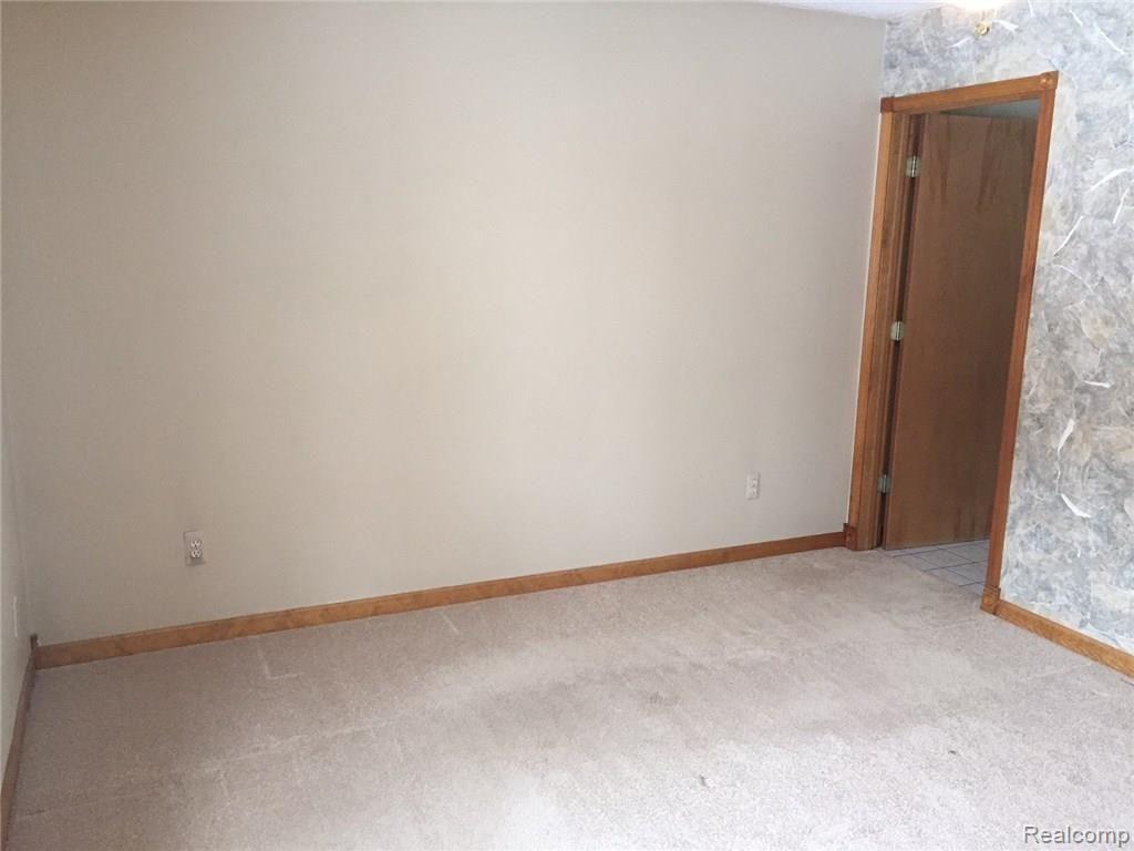 5477 West Coon Lake Road Howell, MI 48843 - Photo 3 of 37