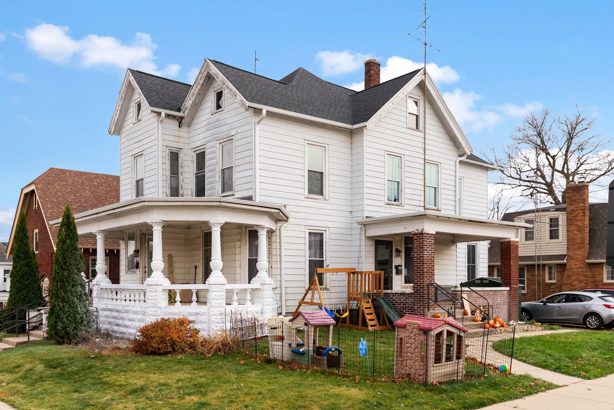 1420 9th Street Monroe, WI 53566 - Photo 2 of 37