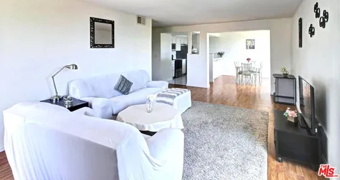 $838,000 | 911 North Kings Road, Unit 310, West Hollywood, CA 90069