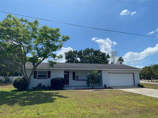 $1,700 | 11910 Sunset Drive, Tavares, FL 32778