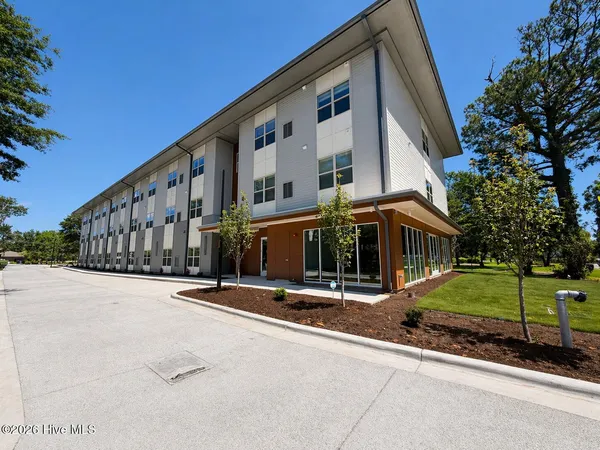 $1,550 | 3803 Peachtree Avenue, Unit 200, Wilmington, NC 28403