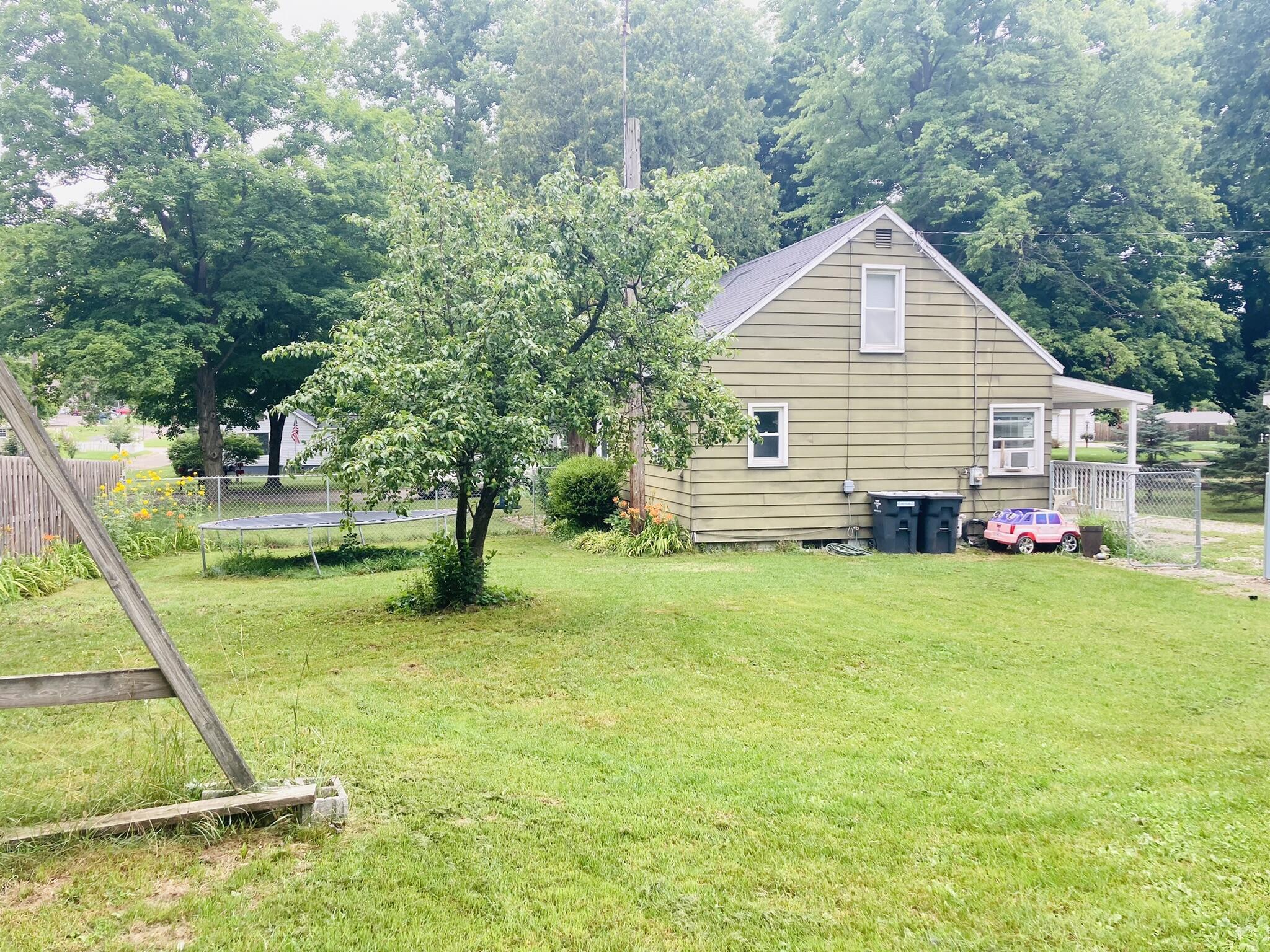 709 Roe Street Buchanan, MI 49107 - Photo 15 of 19 Backyard